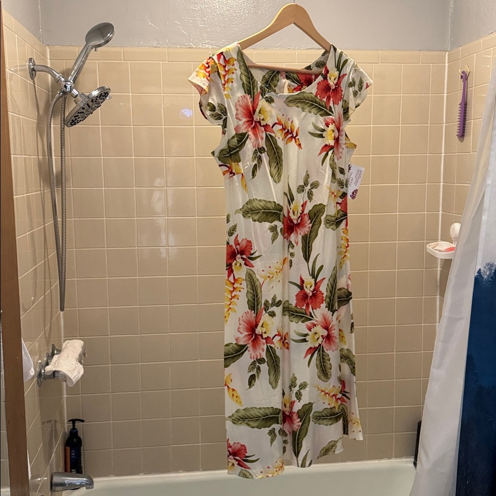 🌺 NWT Women’s Lava Hut Cloud Cream XOXO Tropical Floral Hawaiian Midi Dress 🌺 - Picture 7 of 7